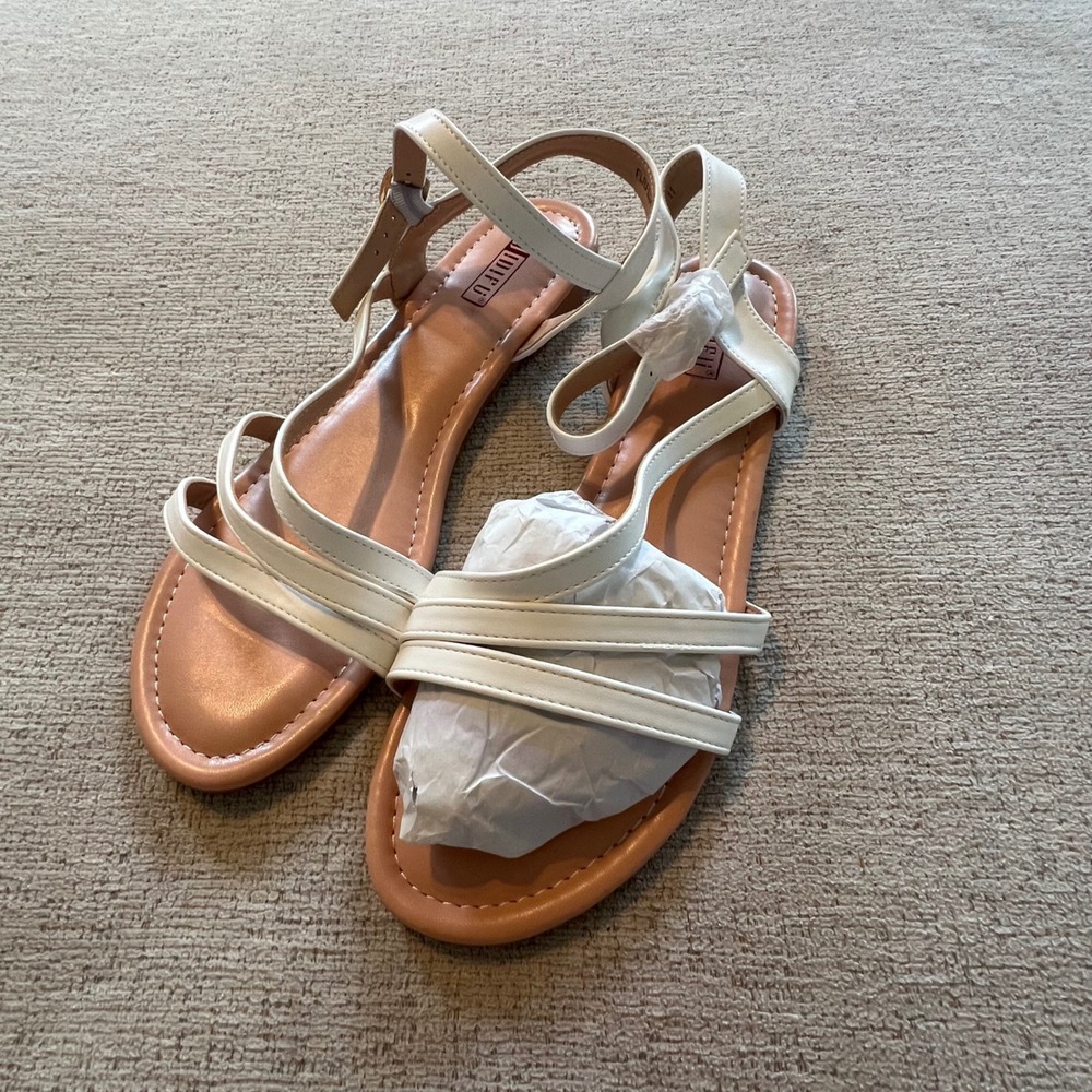IDIFU Womens Strappy Flat Sandals White Ankle Strap Summer Shoes Size‎ 11